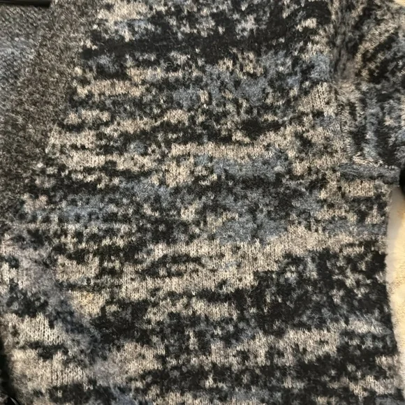 Athleta Sweater - Picture 3 of 5